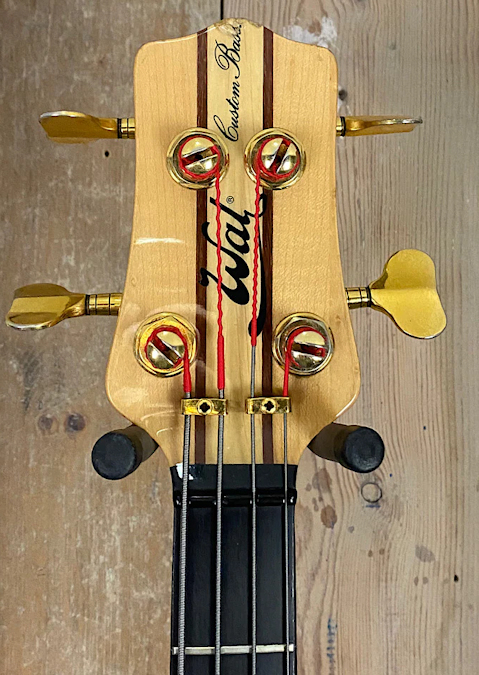 W2426.headstock-front.jpg