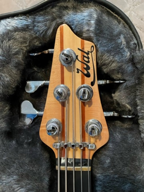 W2533.headstock-front.jpg