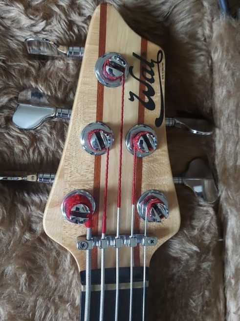 W3472.headstock-front.jpg