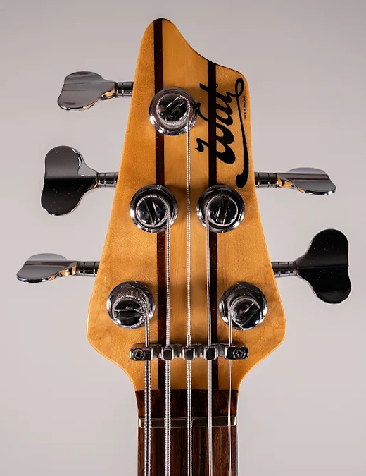 W3910.headstock-front.jpg